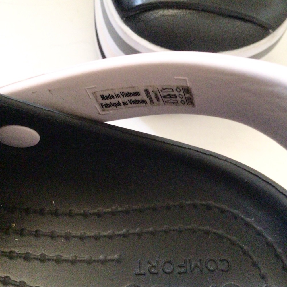 Crocs Platform Clogs - Picture 3 of 9